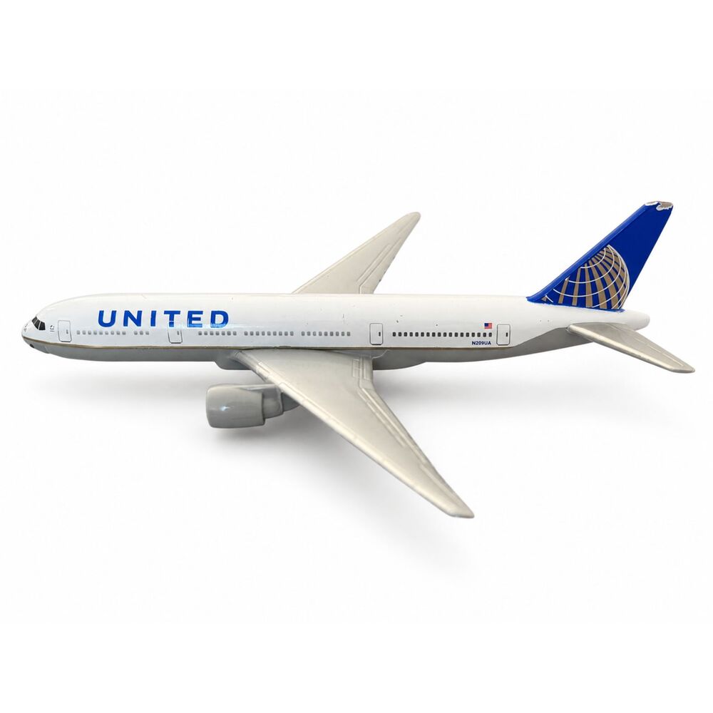 United Airlines Boeing 777-200ER N209UA Diecast Model Airplane
